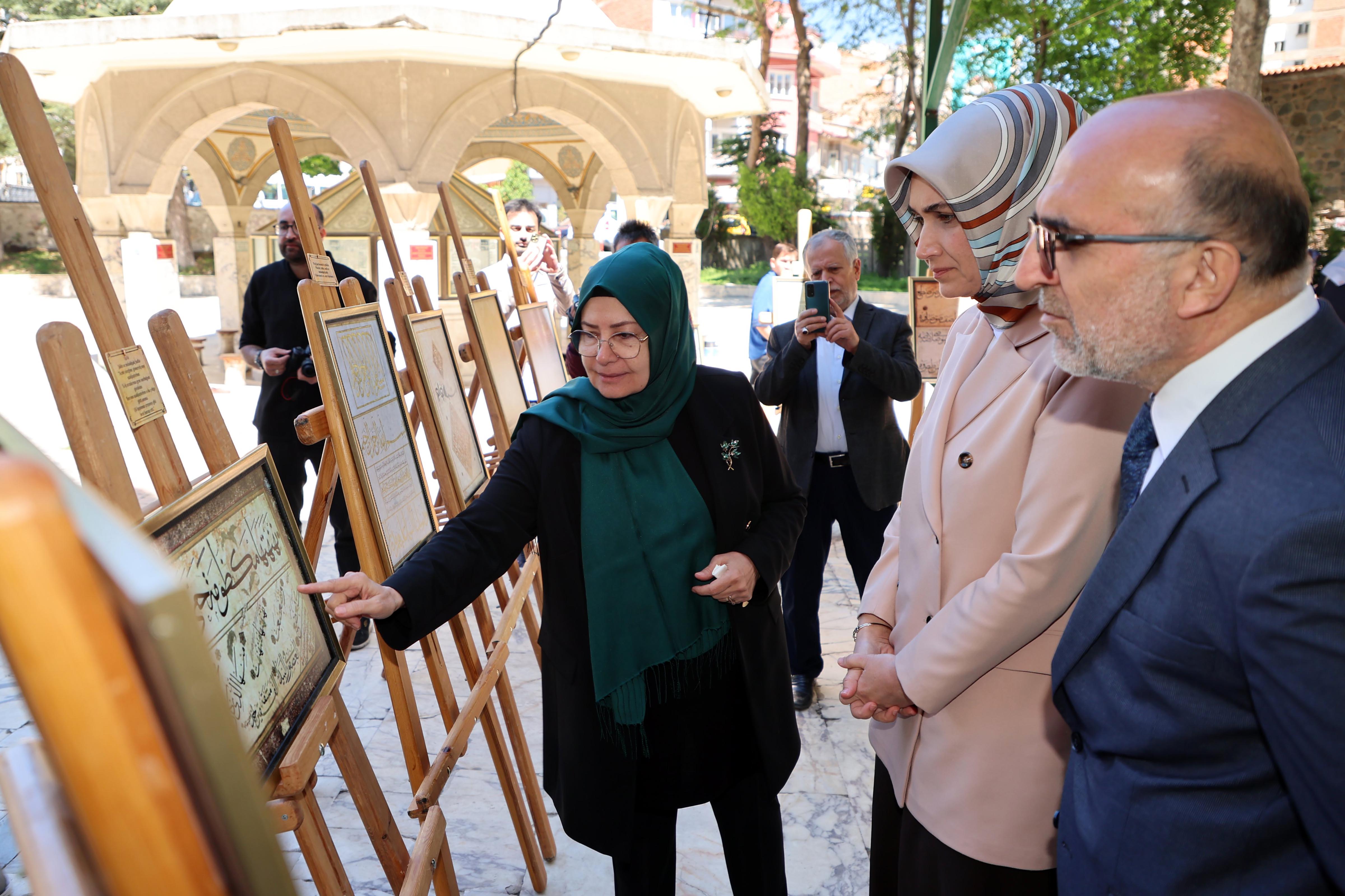 “Ahmet Şemseddin Karahisari Hat Örnekleri Sergisi” Açıldı
