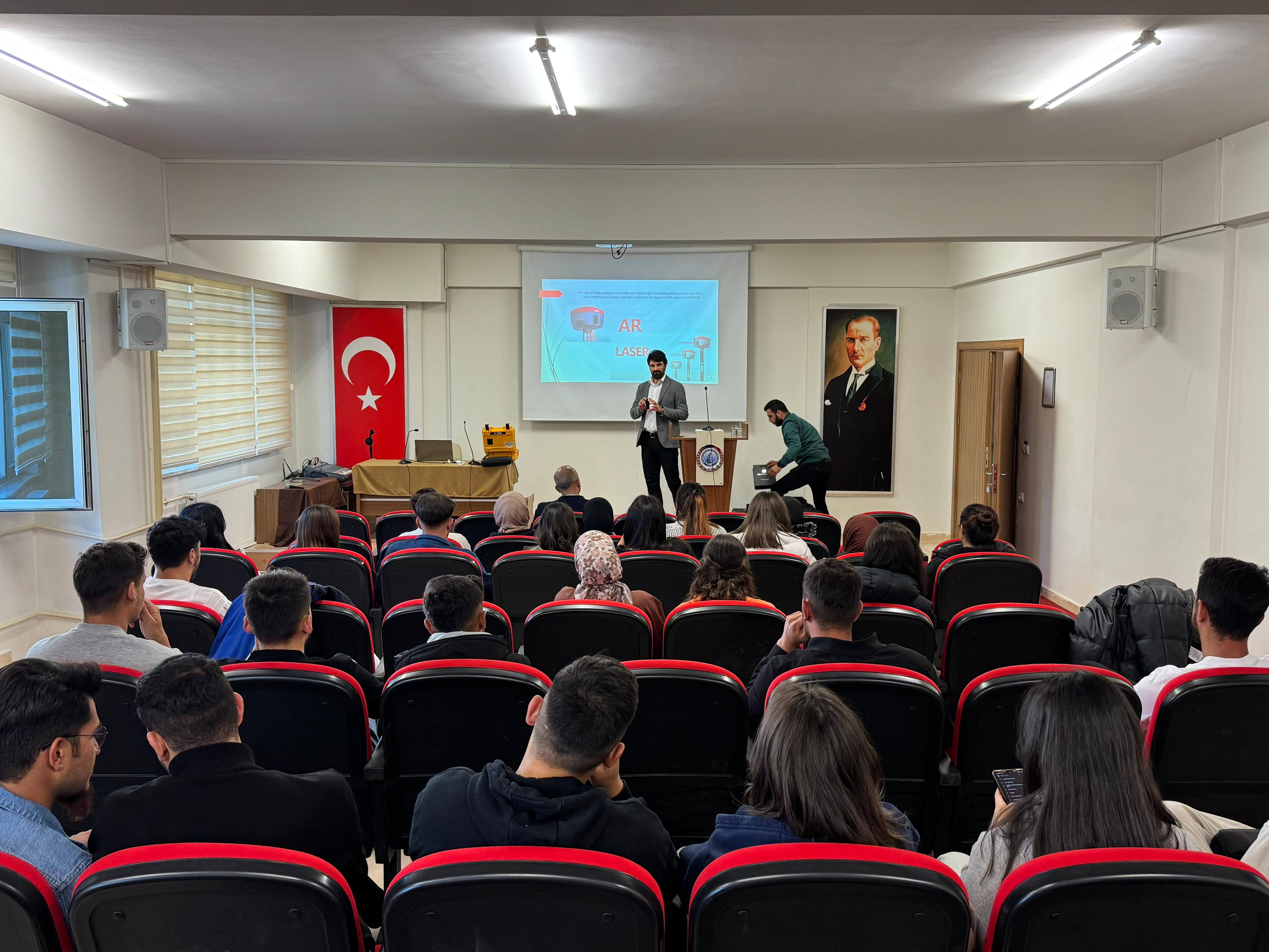 “Haritacılık Faaliyetleri ve Harita Ölçme Cihazlarının Tanıtımı” Semineri Gerçekleştirildi