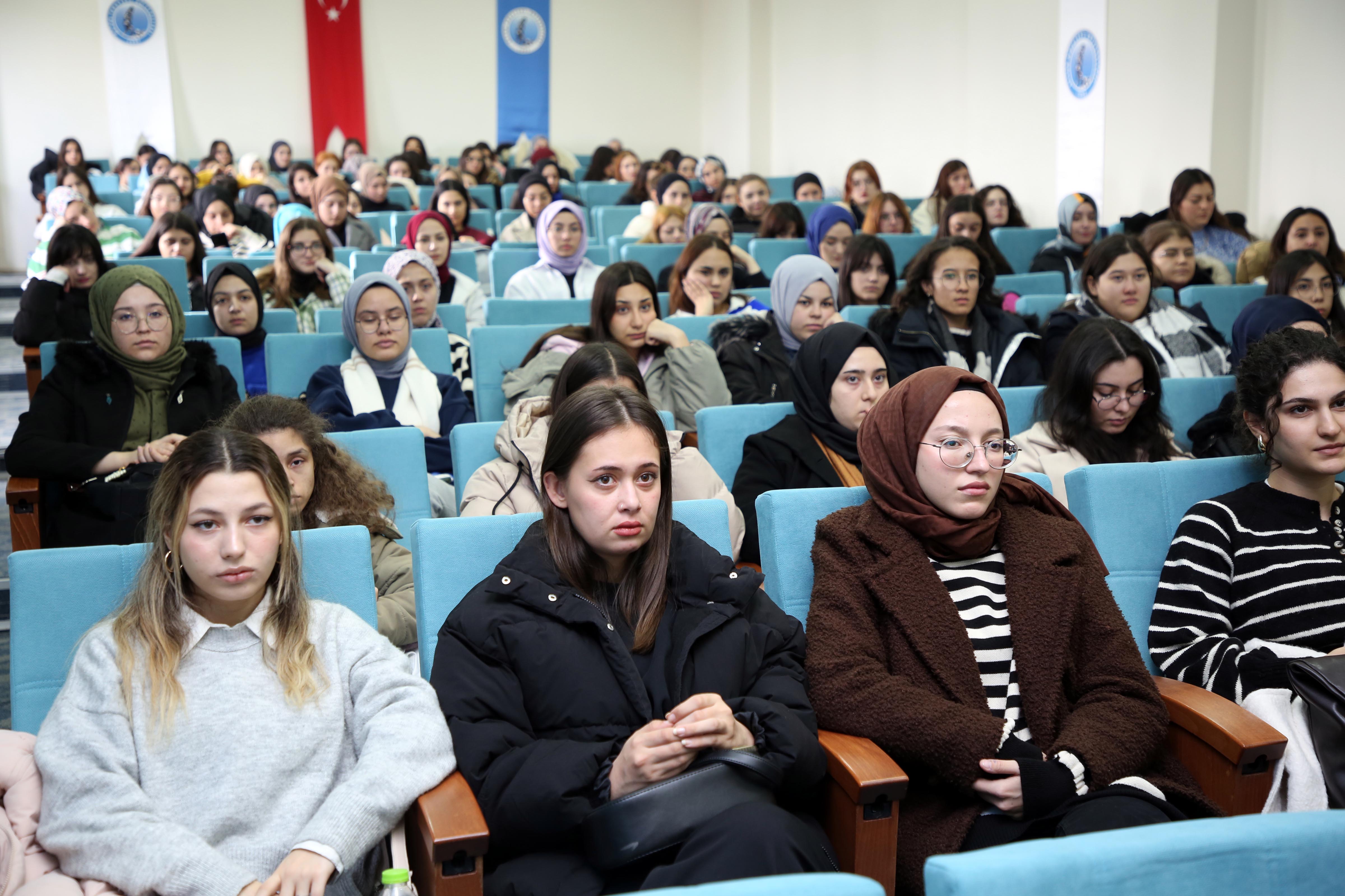 Afyon MYO'da "Özel Gereksinimli Çocuklar, Aileler ve Kardeşler" Konulu Konferans Düzenlendi