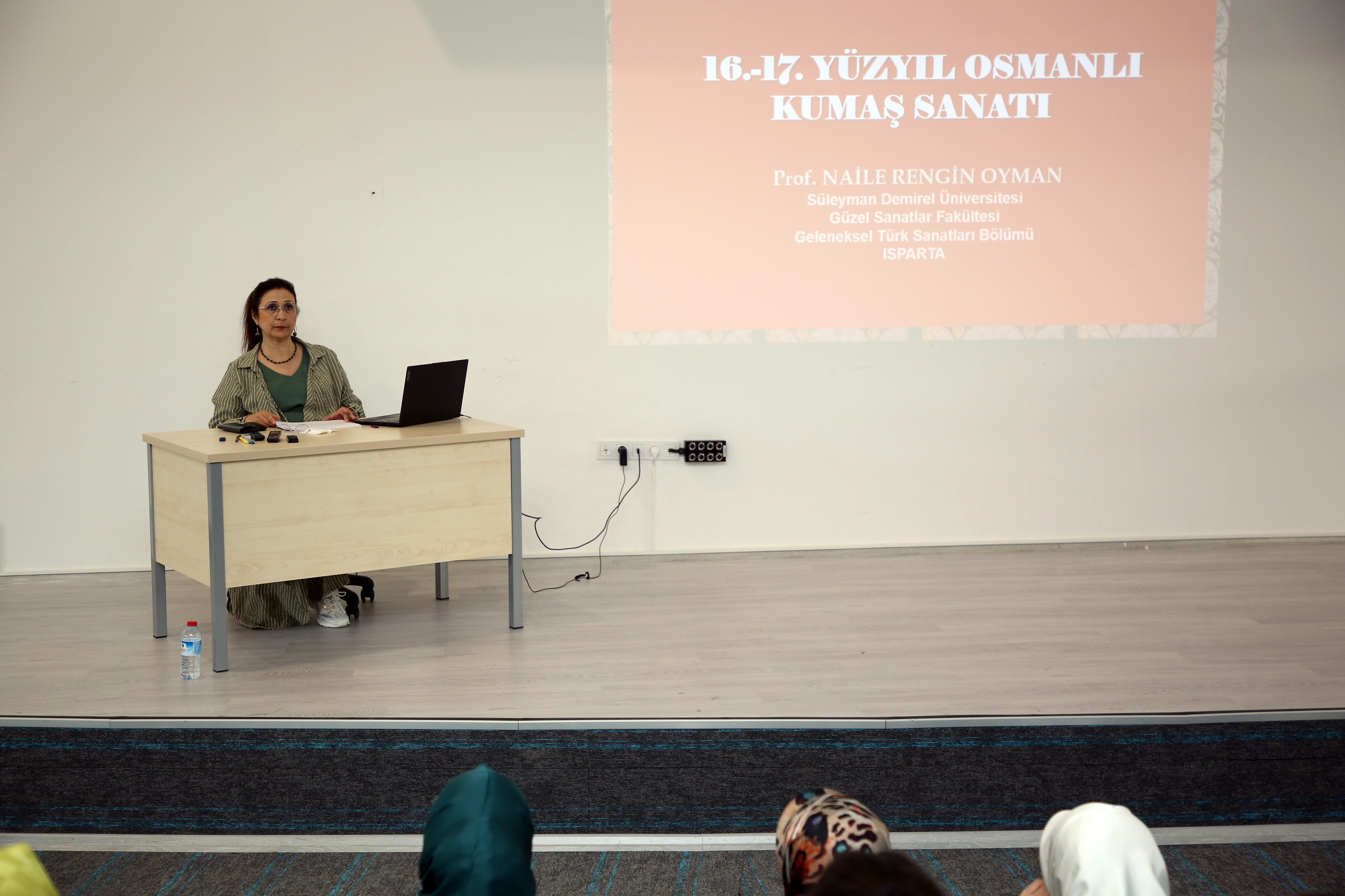 “16. ve 17. Yüzyıl Osmanlı Dönemi Kumaş Sanatı” Anlatıldı “16. ve 17. Yüzyıl Osmanlı Dönemi Kumaş Sanatı” Anlatıldı