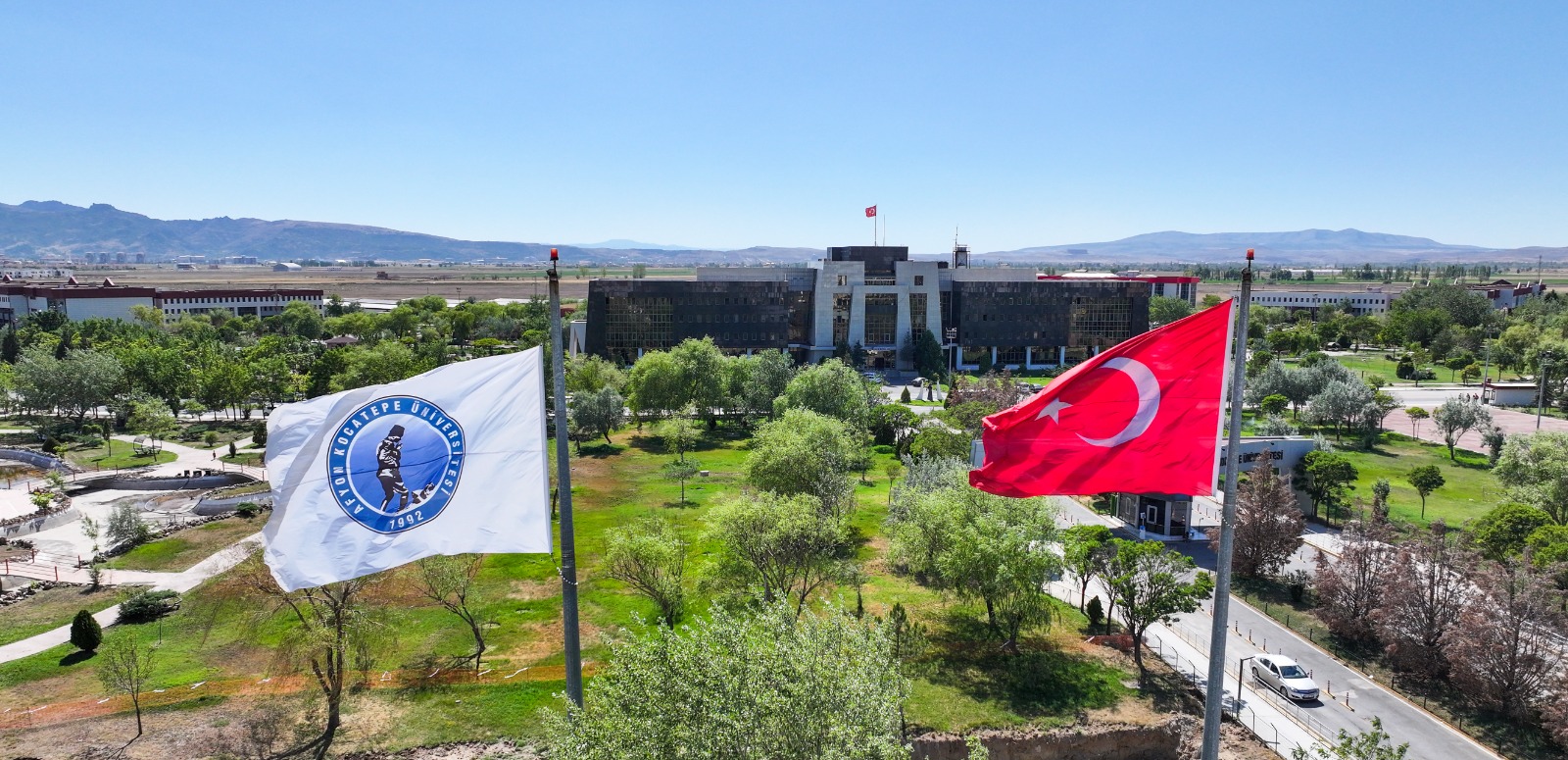 AKÜ Yeni Birim, Bölüm ve Programlarla Gücüne Güç Katıyor AKÜ Yeni Birim, Bölüm ve Programlarla Gücüne Güç Katıyor