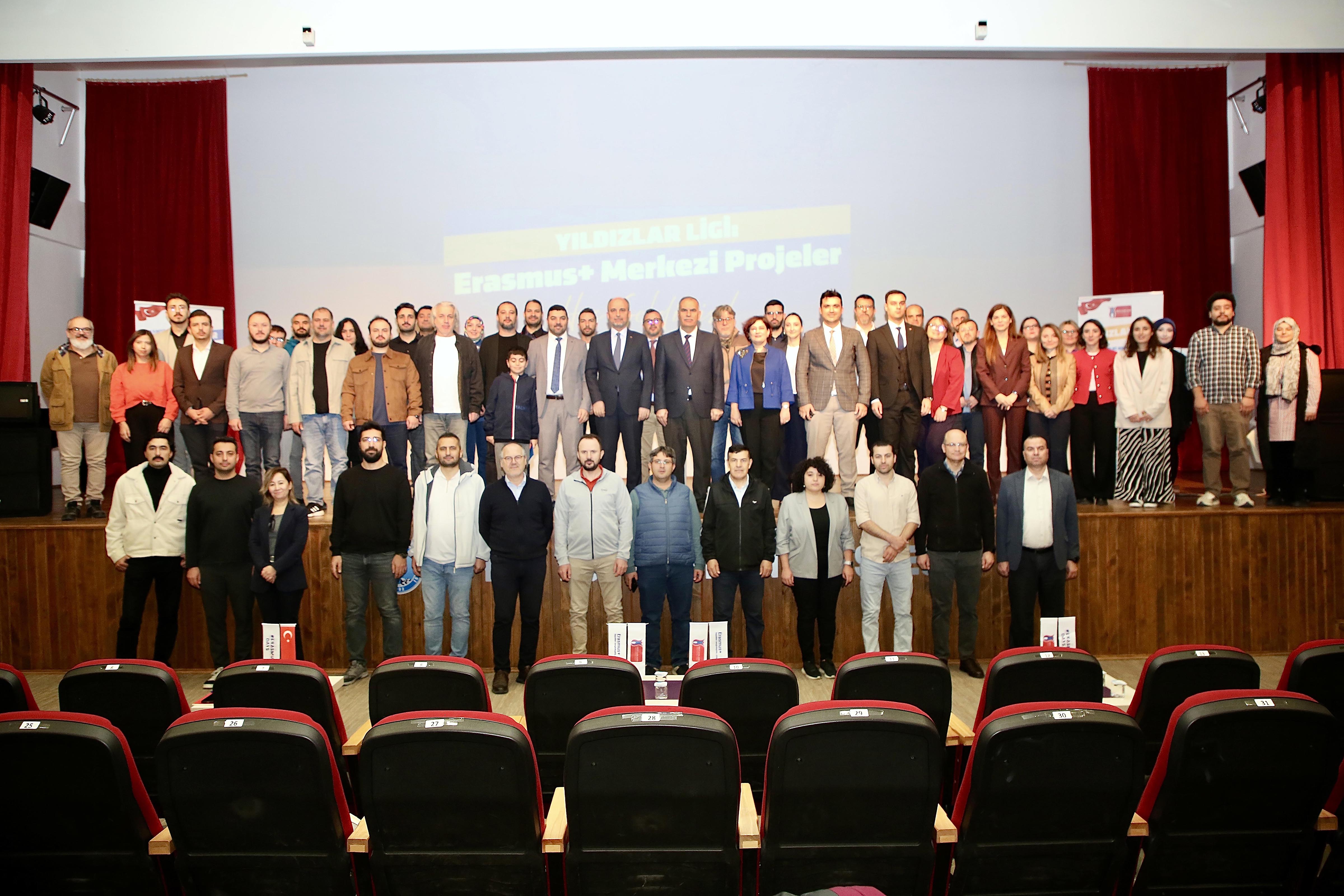 AKÜ’de “2025 Yılı Yıldızlar Ligi: Erasmus+ Merkezi Projeler Toplantısı” Düzenlendi