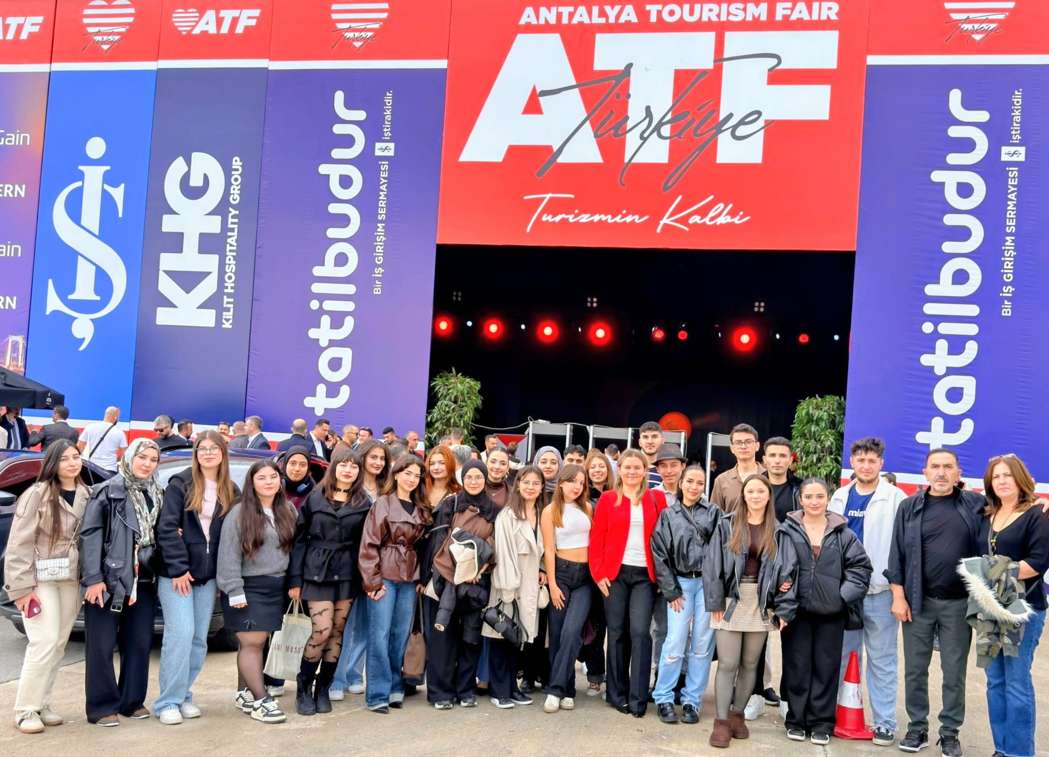AKÜ Sandıklı MYO Öğrencileri Uluslararası Antalya Turizm Fuarı’nı Ziyaret Etti
